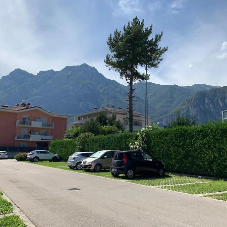 Appartamento Ivonn Con Giardino Riva del Garda Ngoại thất bức ảnh