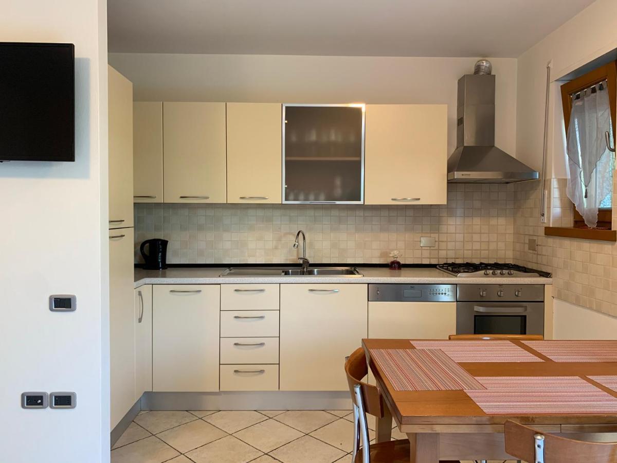 Appartamento Ivonn Con Giardino Riva del Garda Ngoại thất bức ảnh