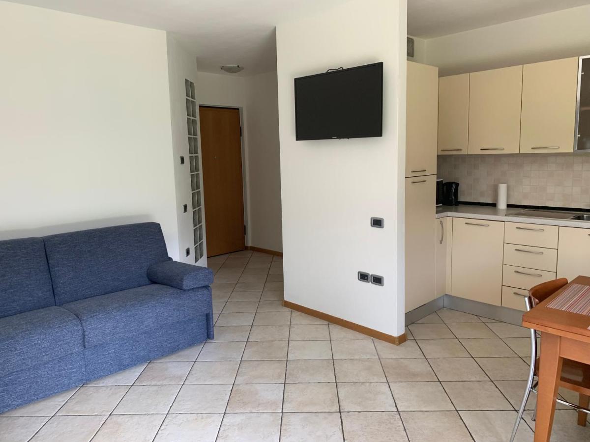Appartamento Ivonn Con Giardino Riva del Garda Ngoại thất bức ảnh