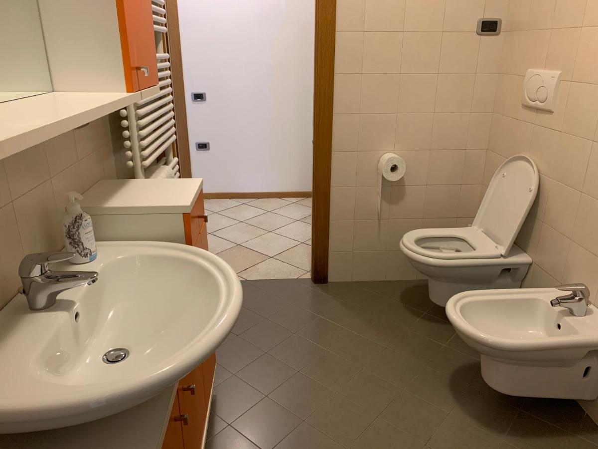 Appartamento Ivonn Con Giardino Riva del Garda Ngoại thất bức ảnh