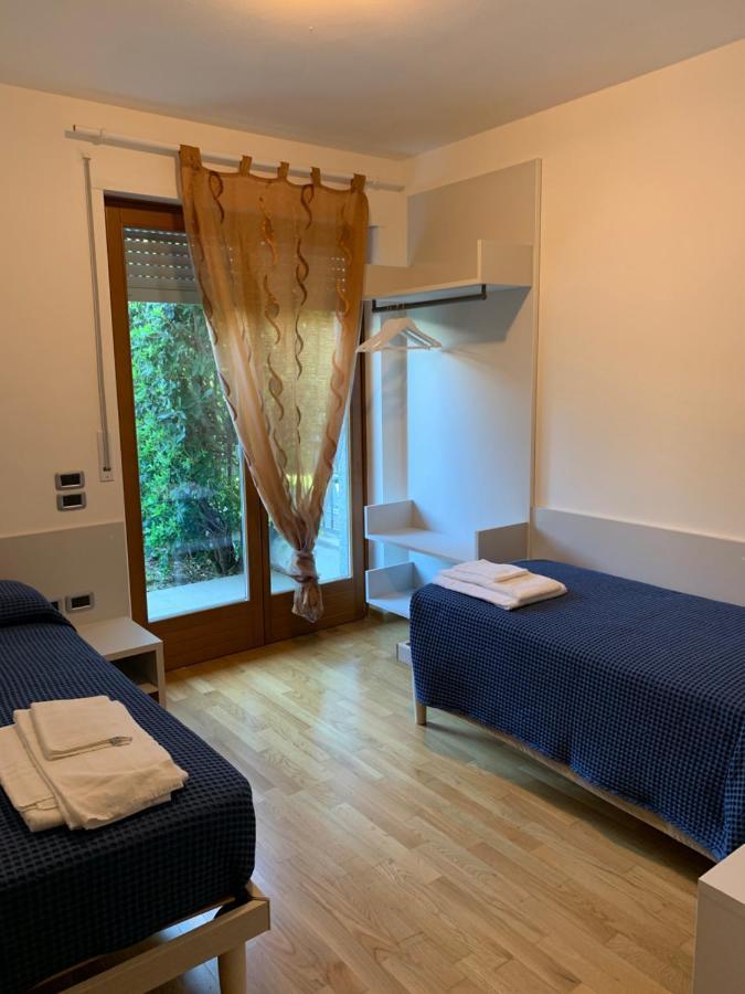 Appartamento Ivonn Con Giardino Riva del Garda Ngoại thất bức ảnh